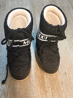MOONBOOT BLACK ICON KIDS WINTER BOOTS SIZE 10-12.5